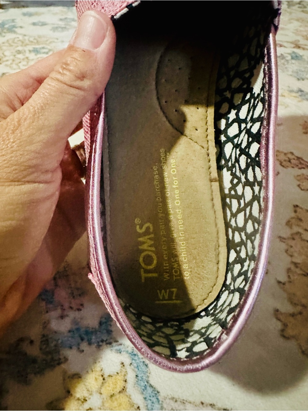 Toms Womens Pink Sparkle Slip-On Loafers Shoes W7 - Picture 4 of 8